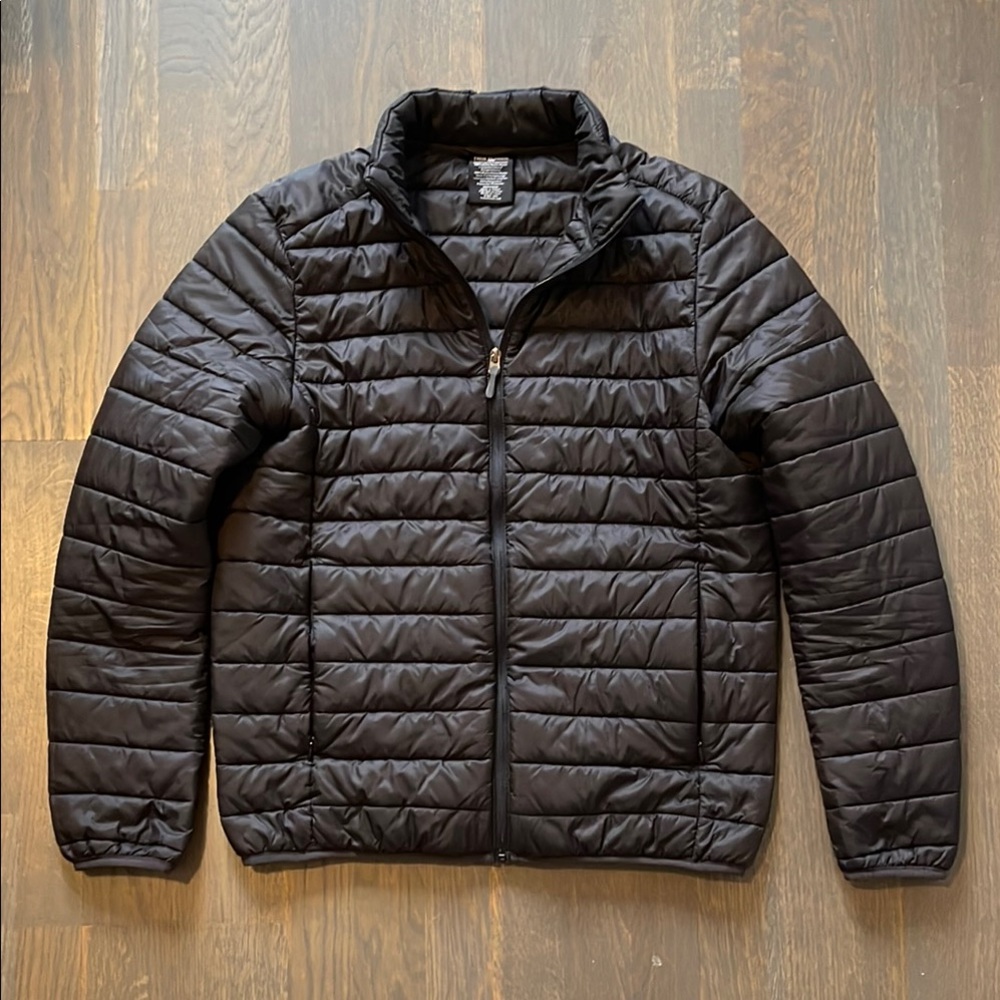 True Classic Black Puffer Jacket Men's Medium